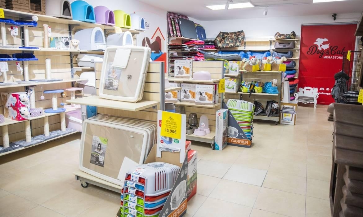 Dog&Cat amplia i suoi spazi. Un piano del megastore dedicato agli accessori